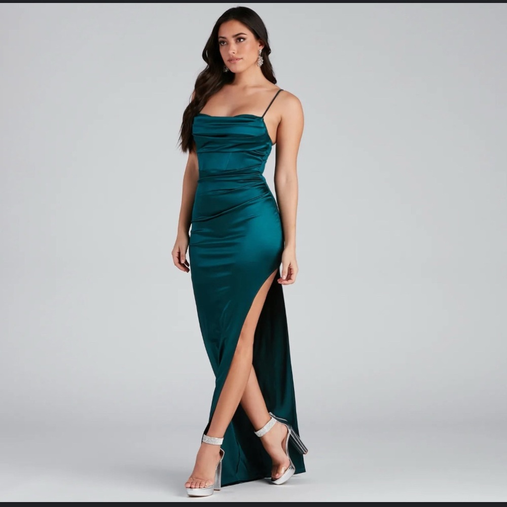 Windsor Formal Green Asymmetrical Slit Maxi Dress